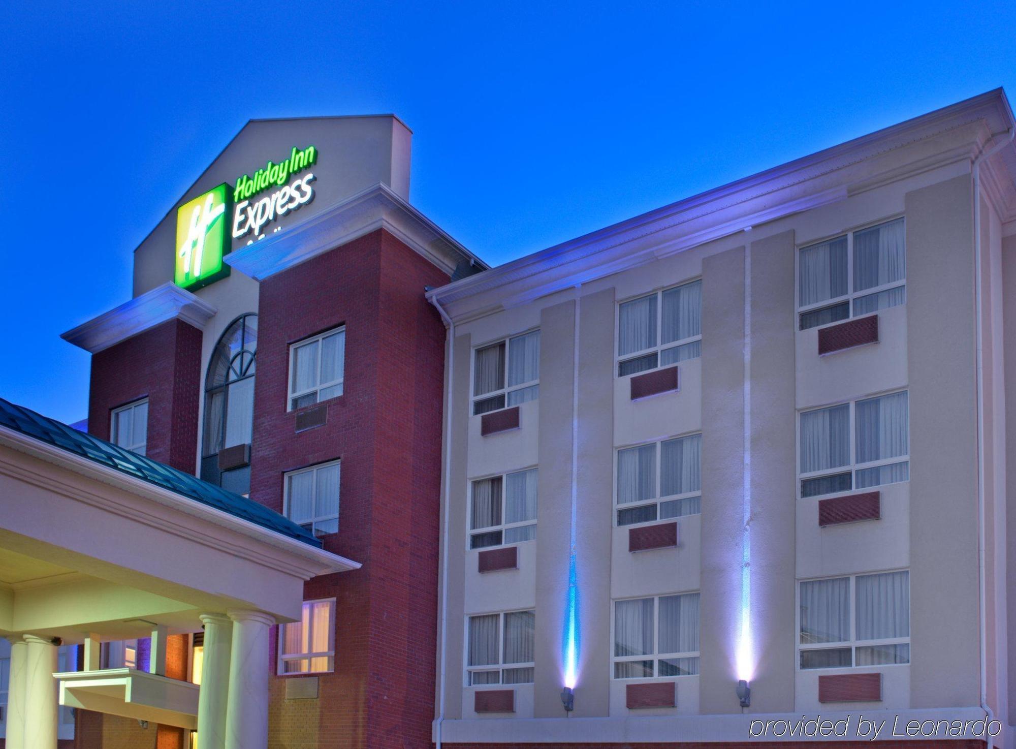 Holiday Inn Express Hotel & Suites Edson, An Ihg Hotel מראה חיצוני תמונה